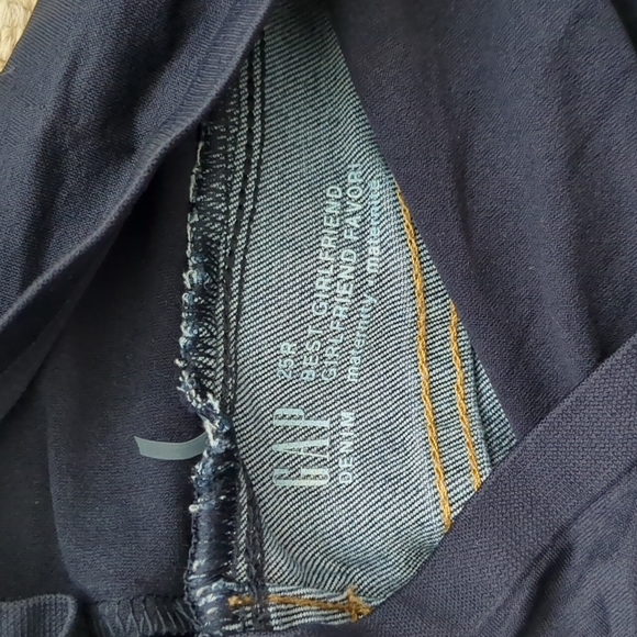 Gap Maternity jeans, Best Girlfriend jeans, size 25 - Picture 2 of 4